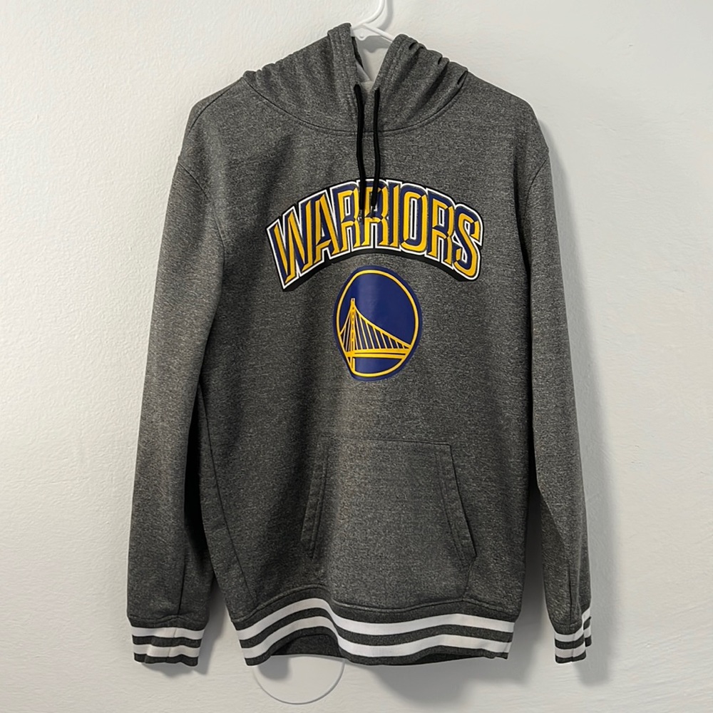 Gray Golden State Warriors hoodie, size M
